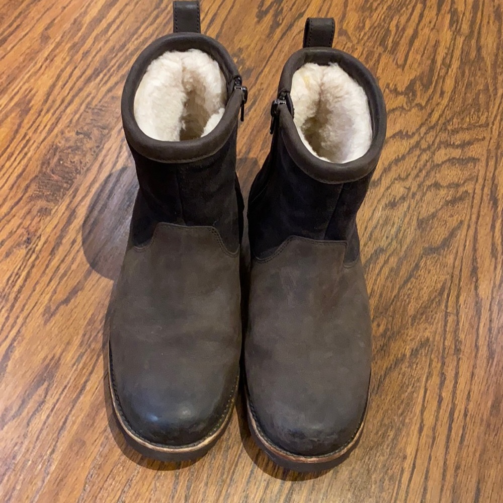 UGG Men’s Hendren Waterproof Boots Size 8